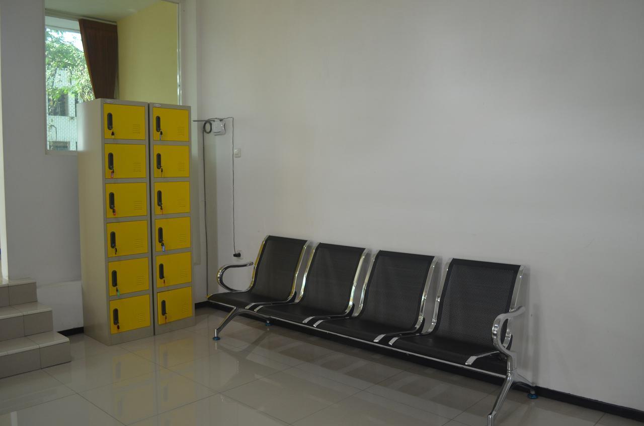 Huize Jon Hostel Маланг Экстерьер фото